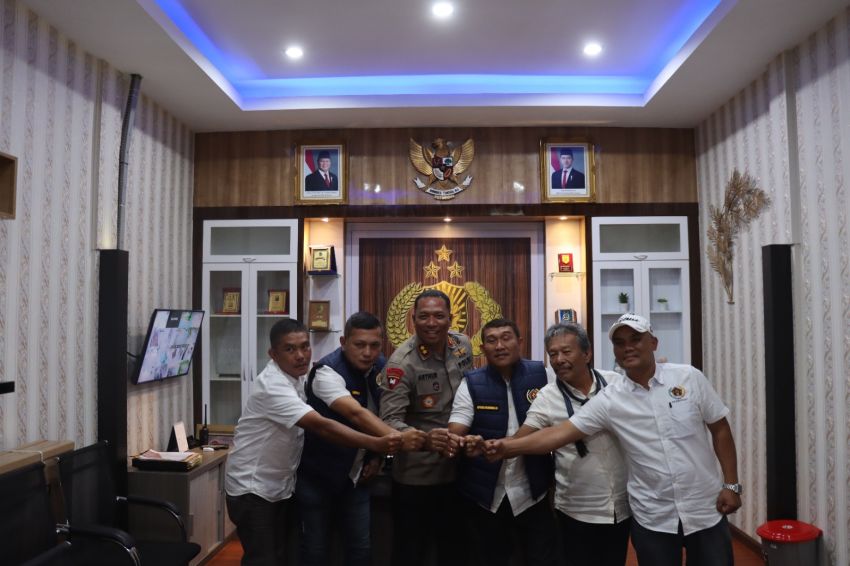 Kapolres Humbang Hasundutan Sambut Baik Silaturahmi PWI Bonapasogit Serta Mendukung Pelaksanaan UKW