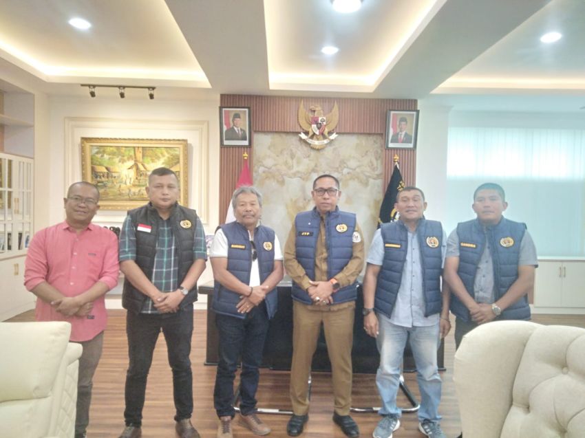 JTP Hutabarat Terima Silaturahmi PWI Bonapasogit