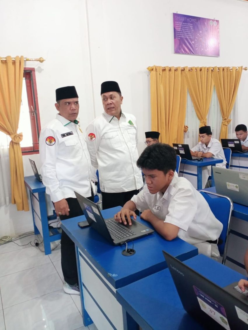 Kakanwil Kemenag Sumut Tinjau Pelaksanaan ANBK di MAN 2 Model Medan
