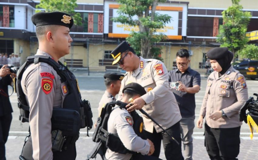 Kapolrestabes Medan Serahkan Rompi Anti Sayat untuk Tim Patroli Presisi Samapta