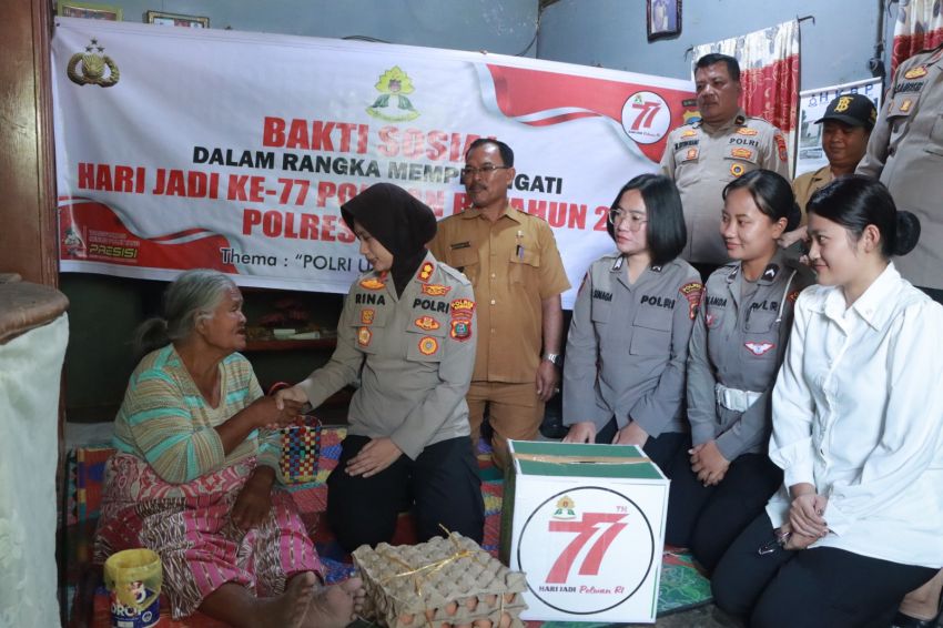 Polres Samosir Dipimpin AKBP Rina Frillya Peduli Lansia Dihari Jadi Ke 77 Polwan RI