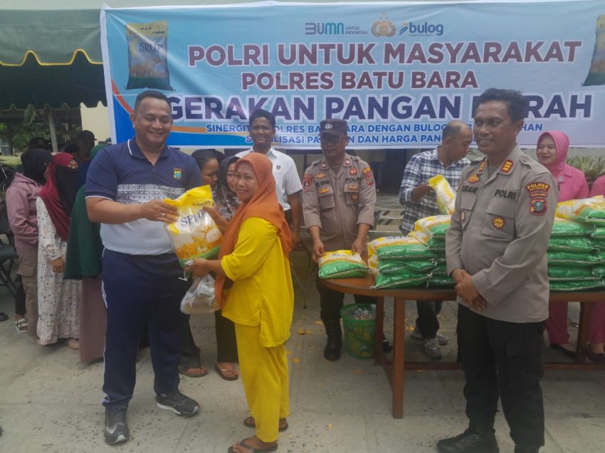 Dihadiri Kapolres Batu Bara.Polsek Indrapura Bekerjasama Dengan Perum Bulog Gelar Pasar Murah.