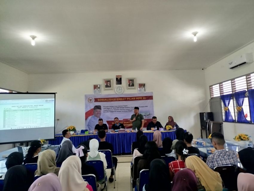 Anggota DPR Sugiat Beri Bimbel Gratis 1 Tahun untuk Siswa SMAN 1 Kuala Langkat