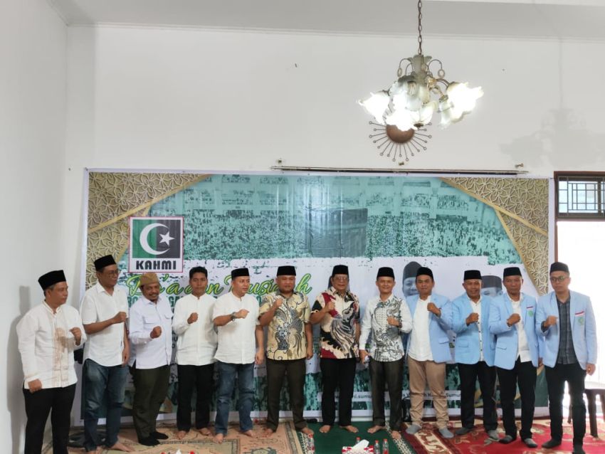 Berangkatkan Pengurus KAHMI dan BKPRMI Umroh, Ketua Rusdi Lubis Salut dan Apresiasi Sugiat Santoso