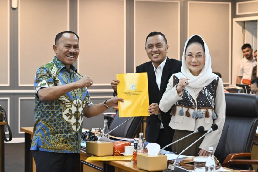 Dr Maruli Siahaan SH.MH Hadiri Raker Komisi XIII Dengan Menkum dan Menlu