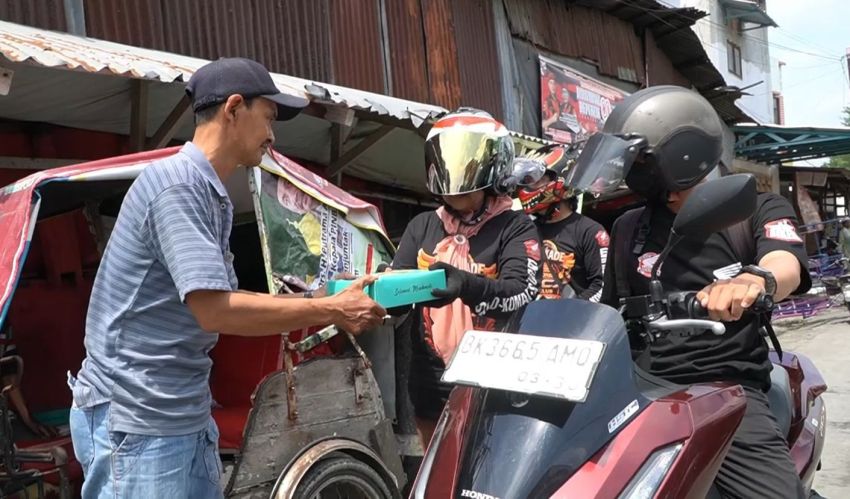 Bikers Honda PCX Indonesia Gelar Bakti Sosial di Medan
