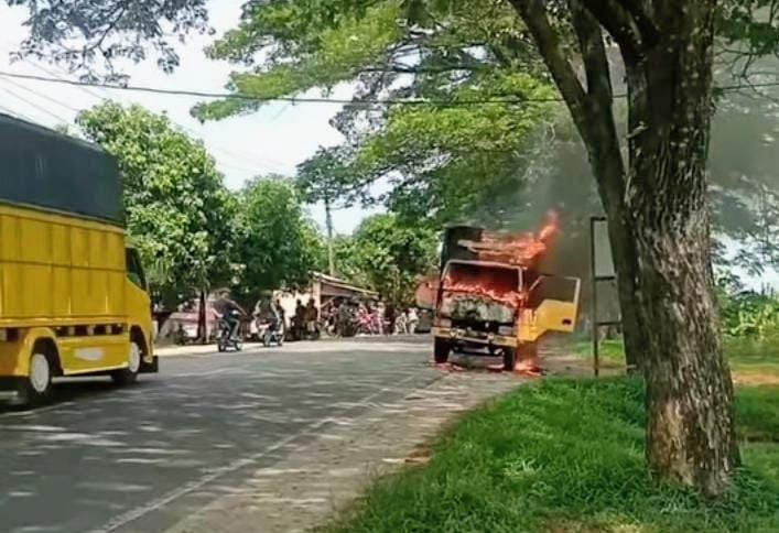 Penjelasan Satlantas Polres Batu Bara Terkait Terbakarnya Colt Diesel di Jalinsum Laut Tador Batu Bara