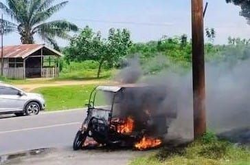 Diduga Korsleting, Betor Terbakar  di Acces Road Inalum Batu Bara