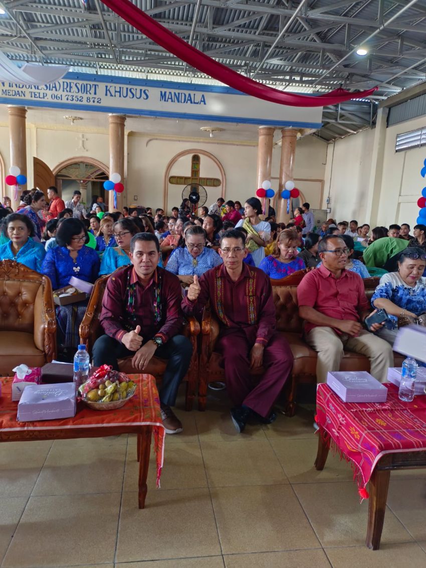Dr Maruli Siahaan SH.MH Turut Mendoakan Pembangunan Gedung SM HKI Mandala Sukses