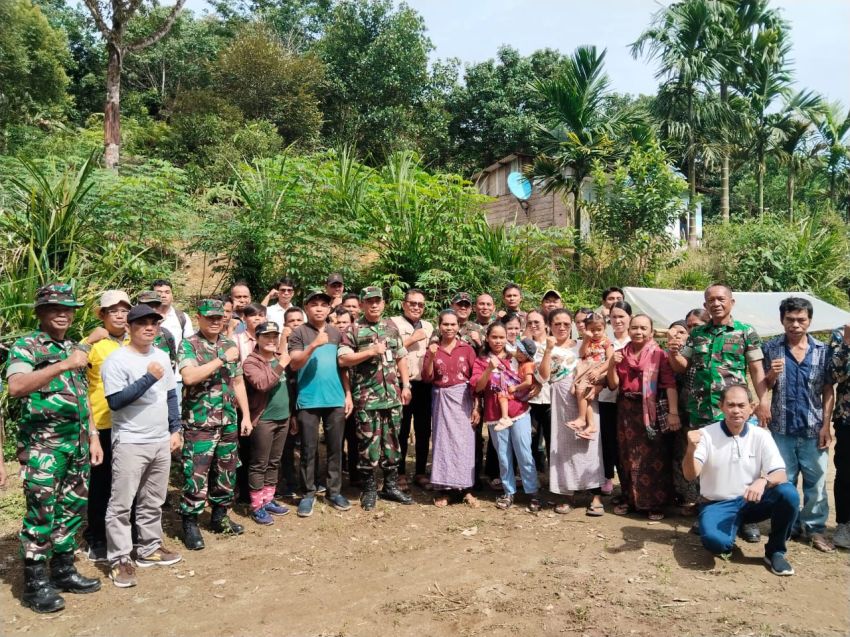 Tim Kemenhan Survey Lokasi Rencana Pembangunan Batalion di Desa Sibongkaras