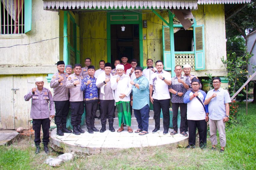 Kapolres Asahan Jalin Silaturahmi dengan Pemangku Adat dan Pimpinan Tarekat Satarriyah Silau Laut