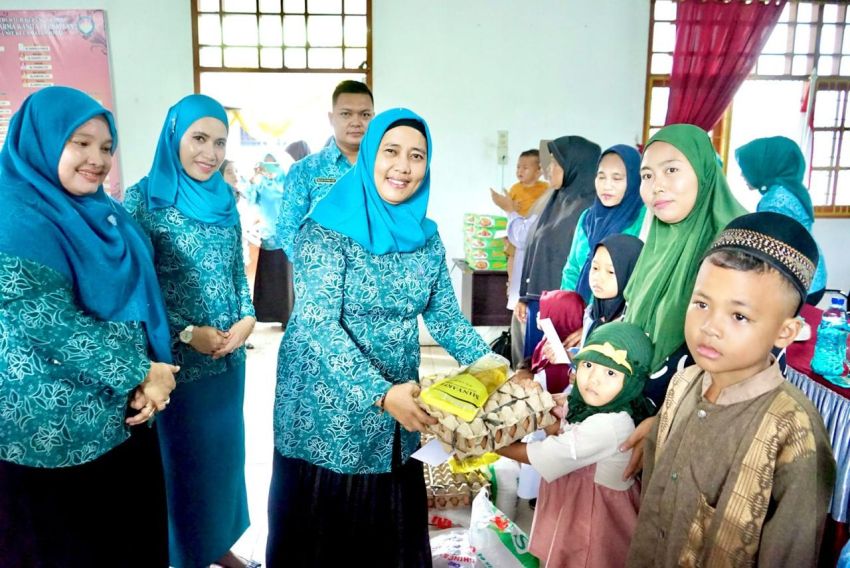 Ketua TP PKK Ny. Endang Syah Afandin Ajak Ibu PKK Peduli Kesehatan Perempuan