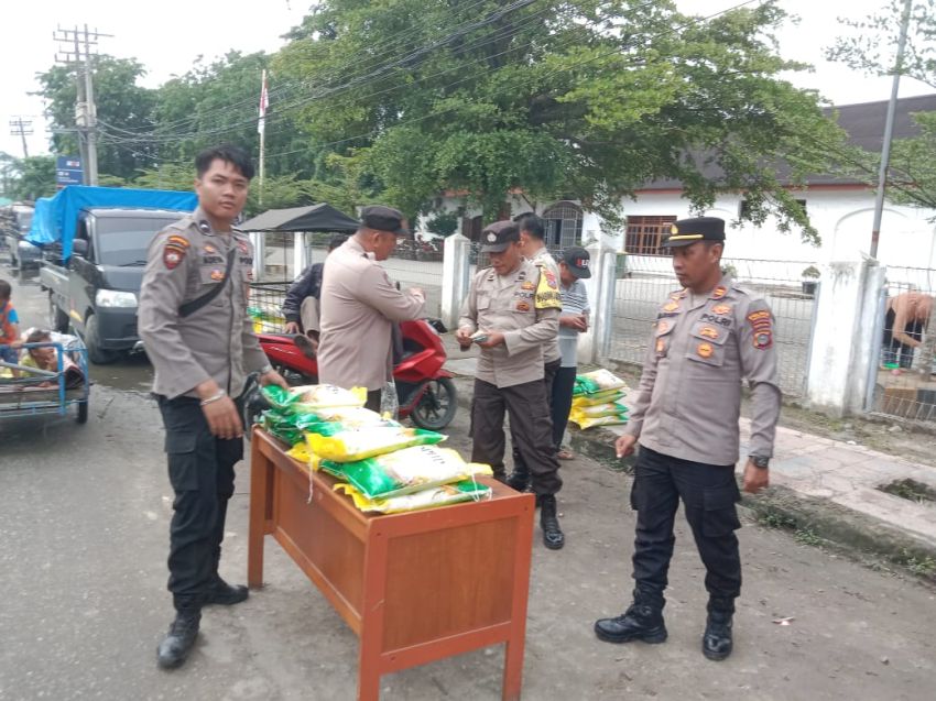 Polsek Tanjung Balai Utara Gelar Gerakan Pangan Murah, 500 Karung Beras Habis Diserbu Masyarakat