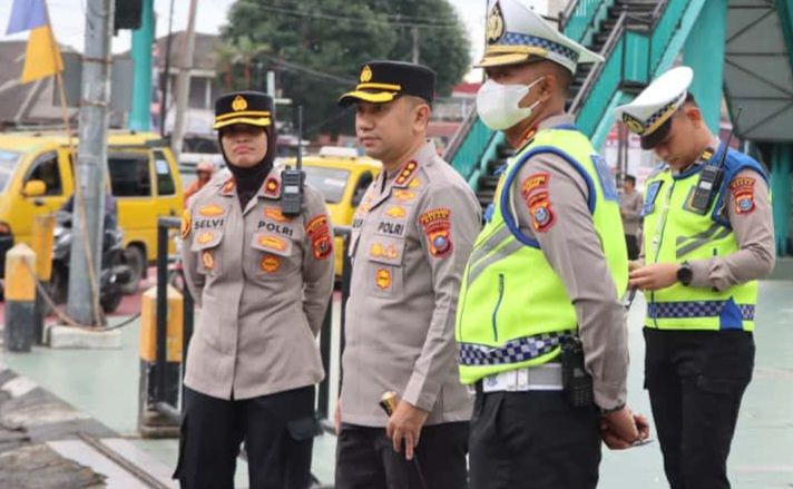 Pagi-pagi, Kapolrestabes Medan Pantau Arus Lalu Lintas Simpang Masjid Raya : Pastikan Lalin Aman dan Lancar