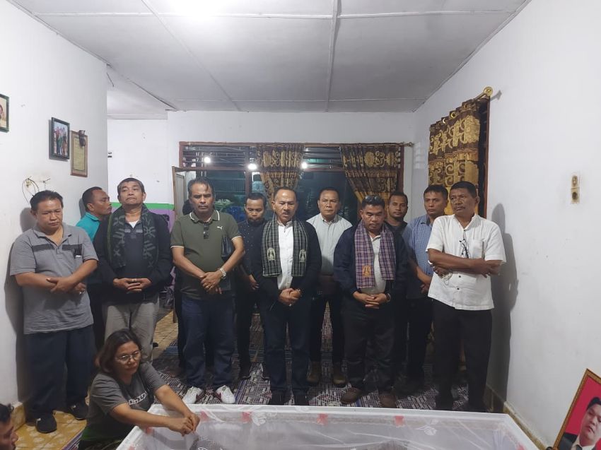 Ketum PPSD Siahaan Indonesia juga Anggota DPR RI Dr Maruli Siahaan SH.MH Kunjungan Sosial di Dua Rumah Duka