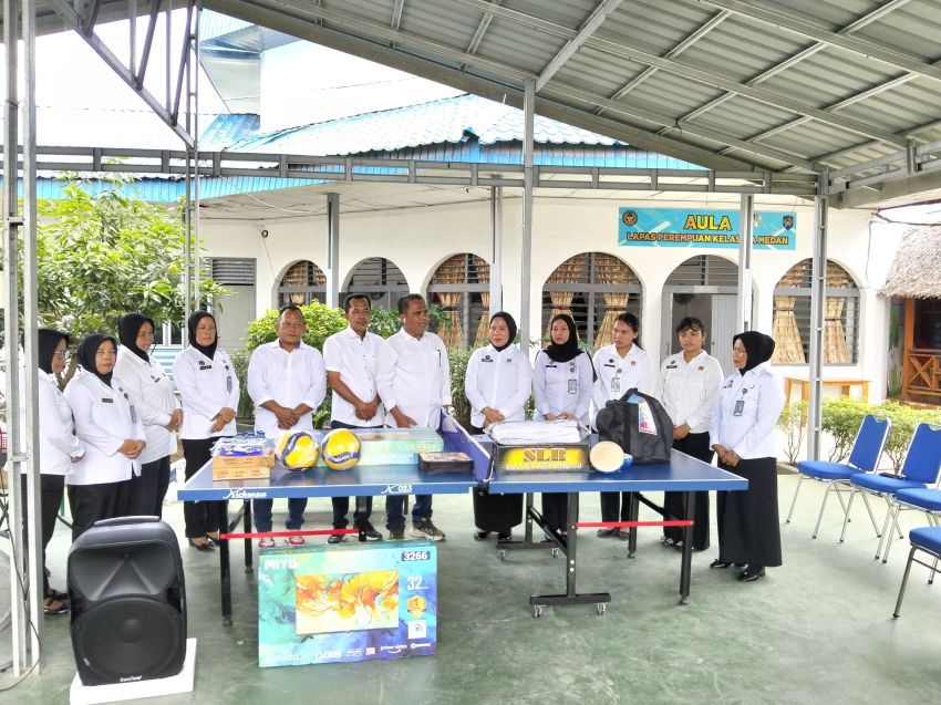 Anggota DPR RI Maruli Siahaan Bantu Alat Musik dan Olah Raga Lapas Wanita Kelas IIA Medan