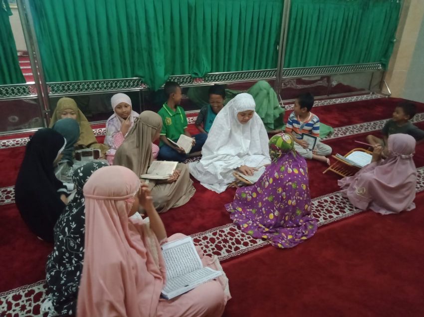 Ibu Deswita, Penerang Cahaya Al Qur’an di Medan Sunggal