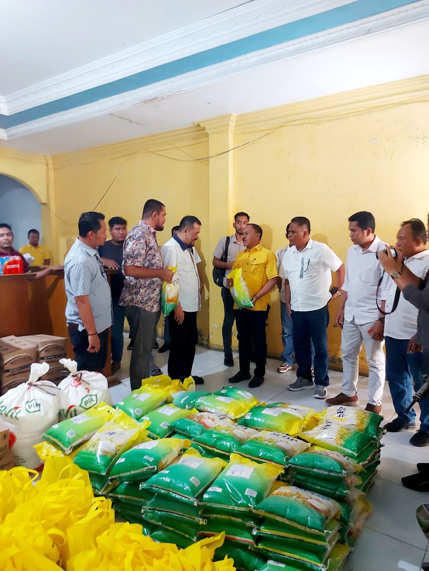 Ucapan Syukur HUT ke 61 Partai Golkar, Anggota DPR RI Maruli Siahaan SH.MH Berbagi Sembako Kepada Warga Sergai
