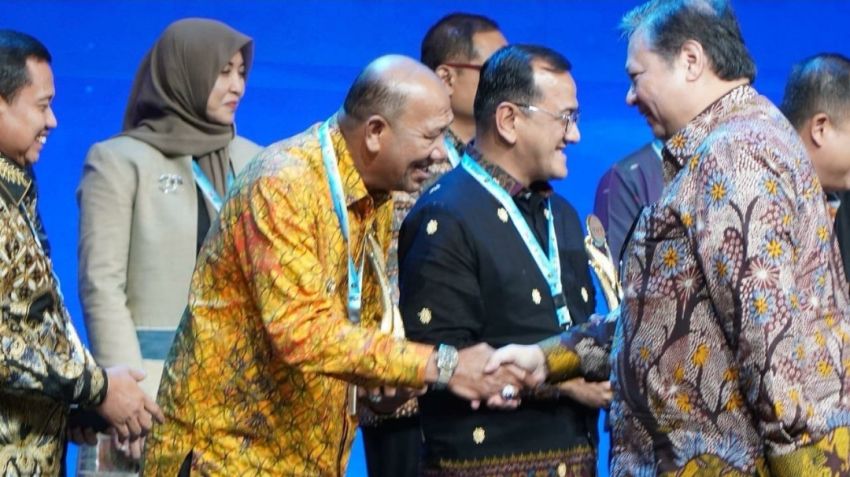 Syah Afandin Raih TPAKD Awards 2025, Langkat Dinobatkan Kabupaten Terbaik Se Sumatera