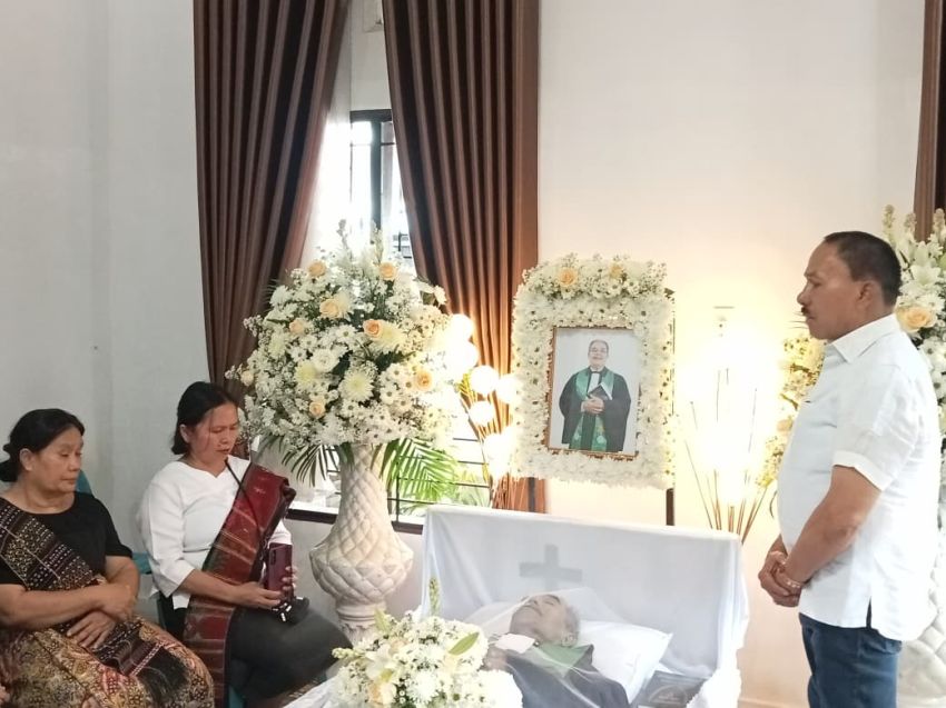 Bagian Dari Rangkaian Reses Perseorangan, Anggota DPR RI Maruli Siahaan Kunjungan Sosial Kerumah Duka