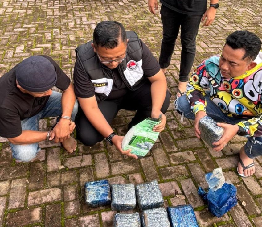 Polrestabes Medan Sita 8 Kg Sabu Jaringan Malaysia : 1 Tersangka Diciduk, 2 DPO