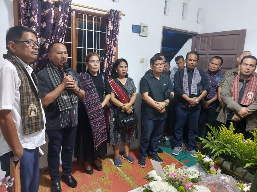 Buktikan Akan Selalu Hadir Ditengah Warga, Anggota DPR RI Maruli Siahaan Kunjungan sosial Ke Rumah Duka