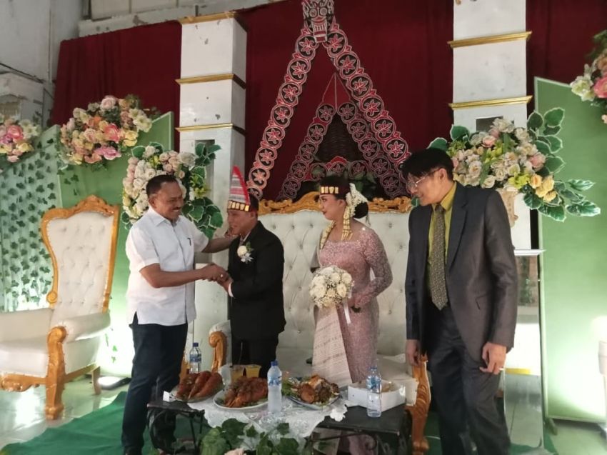 Dr Maruli Siahaan SH.MH Anggota DPR RI Hadiri Pesta Pernikahan di Wisma Menteng Medan