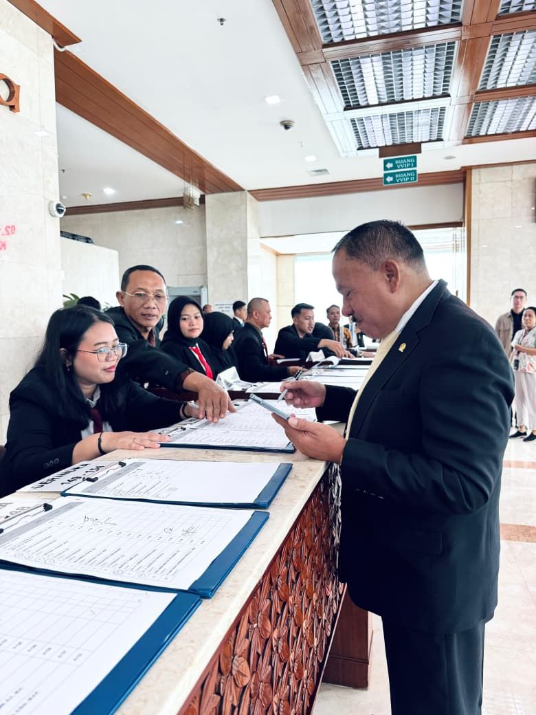 Dr Maruli Siahaan SH MH Hadiri Rapat Paripurna DPR RI ke-VI Penutupan Masa Persidangan I Tahun Sidang 2025-2026