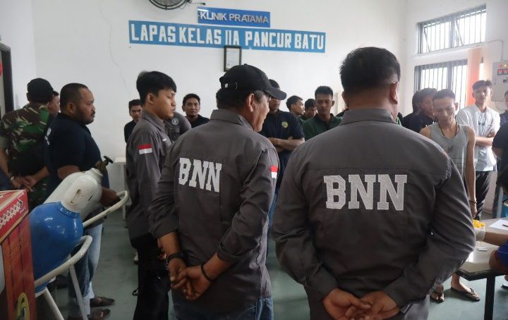Lapas Pancur Batu Bersama BNN Dan Koramil Tes Urine Petugas dan Warga Binaan