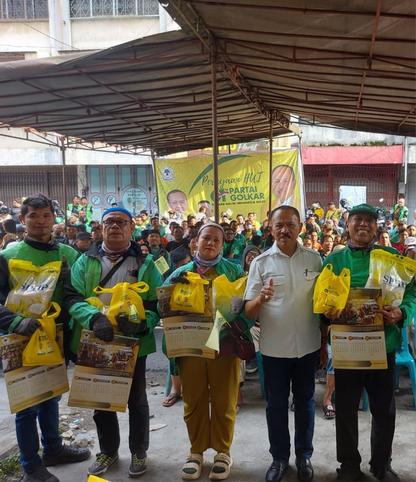 Semarak HUT ke 61 Partai Golkar, Anggota DPR RI Dr Maruli Siahaan Bagikan Sembako Kepada Gojek, Sopir Angkot dan Pemulung