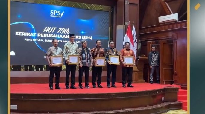 Nasir Djamil Raih Prerana Awards SPS 2025, Kenang Masa Lalu Sebagai Wartawan