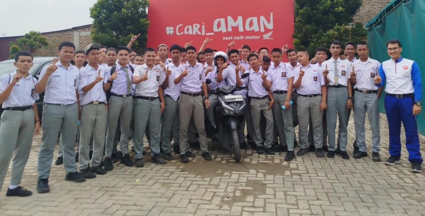 Honda Gaungkan Semangat # Cari Aman di Kalangan Pelajar SMKN 2 Medan