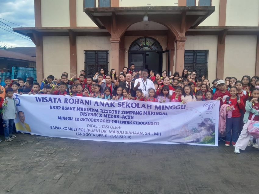 Lagi, Anggota DPR RI Maruli Siahaan Berangkatkan Anak Sekolah Minggu HKBP  Agave Marindal Wisata Rohani