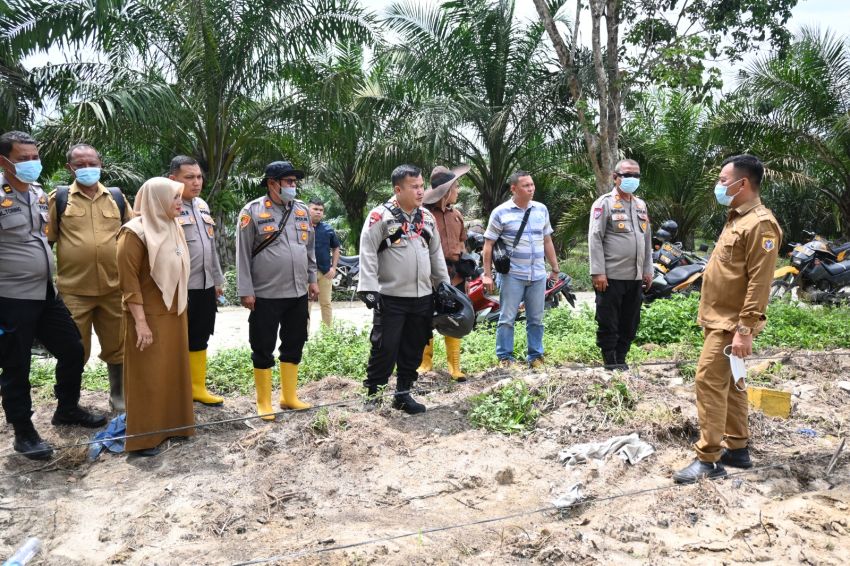 Kapolres Labusel Tinjau Penanaman Jagung Serentak Kuartal IV : Dorong Swasembada Pangan dan Kemandirian Petani