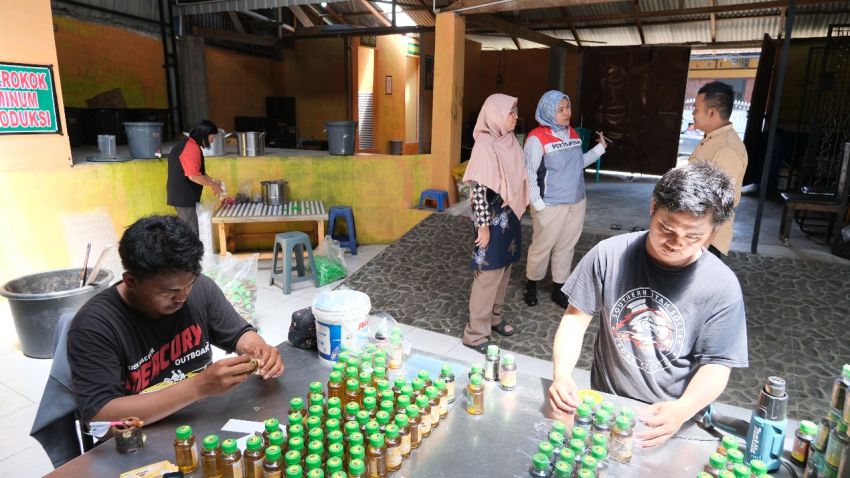 Didukung Pertamina, Minyak Karo Takasi Menjuah Juah Raih Sertifikat Halal