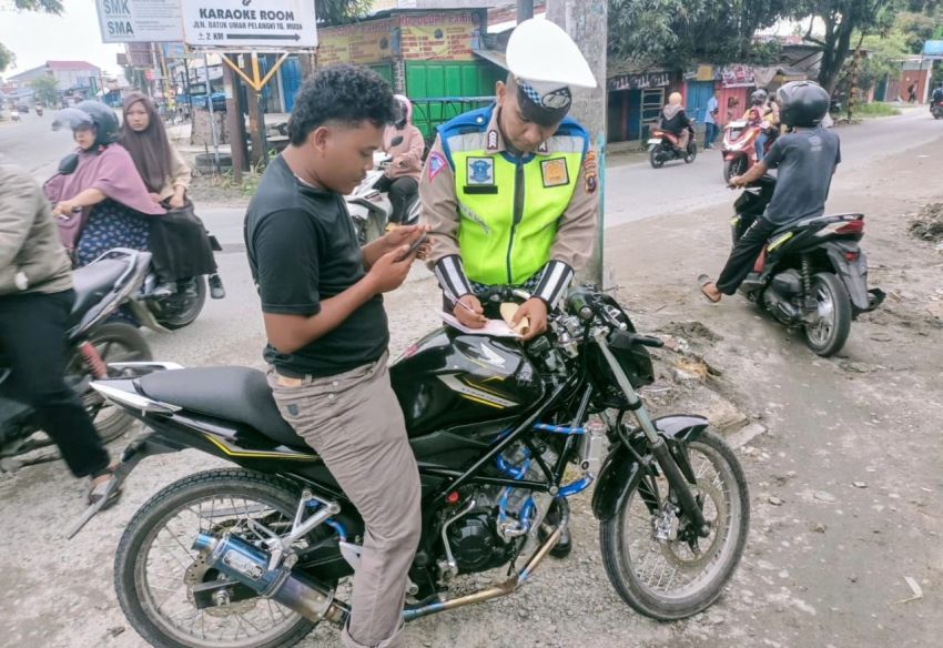 Empat Hari Ops Zebra Toba, Satlantas Polres Batu Bara Terbitkan 200 Set Tilang