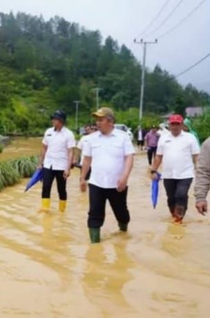 Deni Lumbantoruan : Pemerintah Gercep Membantu Pemulihan Rumah dan Akses Jalan Rusak Dampak Banjir