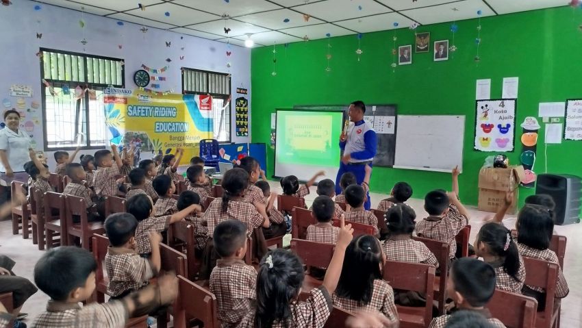 Honda Warnai TK Pembina 1 Gunung Sitoli Dengan Edukasi Safety Riding