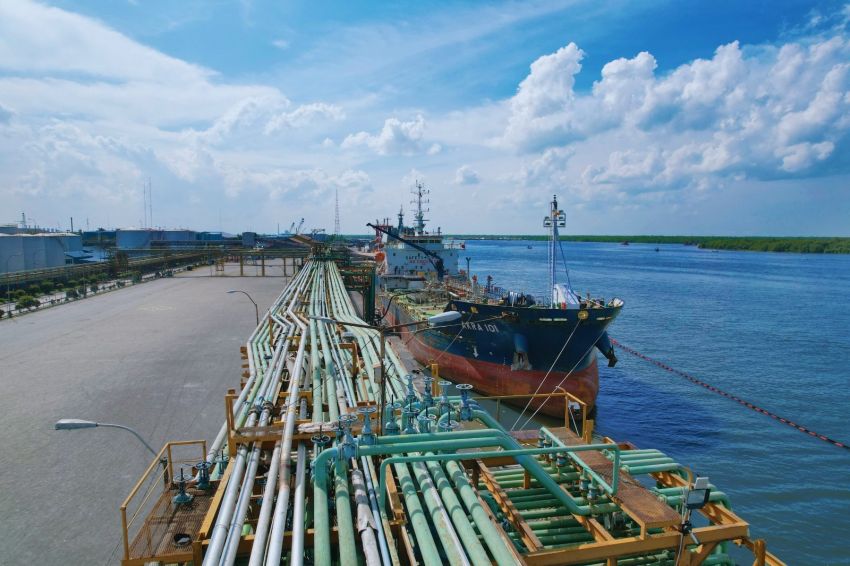 Pelindo Perkuat Layanan Curah Cair, Dukung Pergerakan Industri