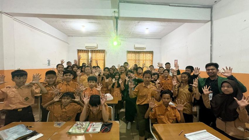 Siswa SMP Sultan Iskandar Muda Belajar Memahami Keberagaman Bersama Kelompok 10 Tanpa Intoleransi