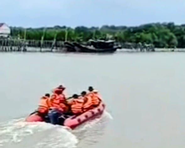 Tim Gabungan Sisir Perairan Batu Bara Cari Nelayan yang Hilang Saat Kapal Karam