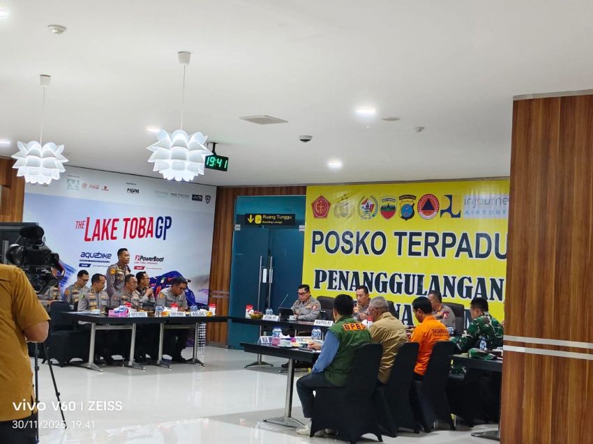 Menko PMK dan Kapolri Tinjau Langsung Penanganan Bencana Sumut