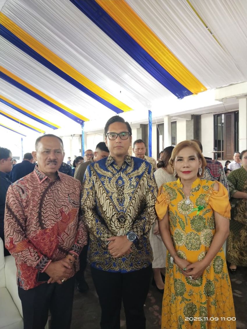 Anggota DPR RI Maruli Siahaan Dampingi Walikota Medan Safari Natal di HKBP Sei Agul