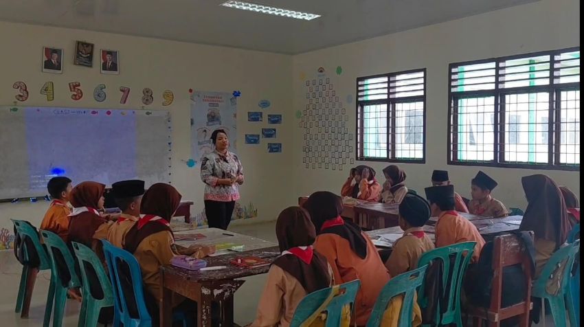 Kisah Inspiratif Guru Kristen Mengajar di Madrasah: Apriyanti, Teladan Moderasi Beragama dari Tapanuli Utara