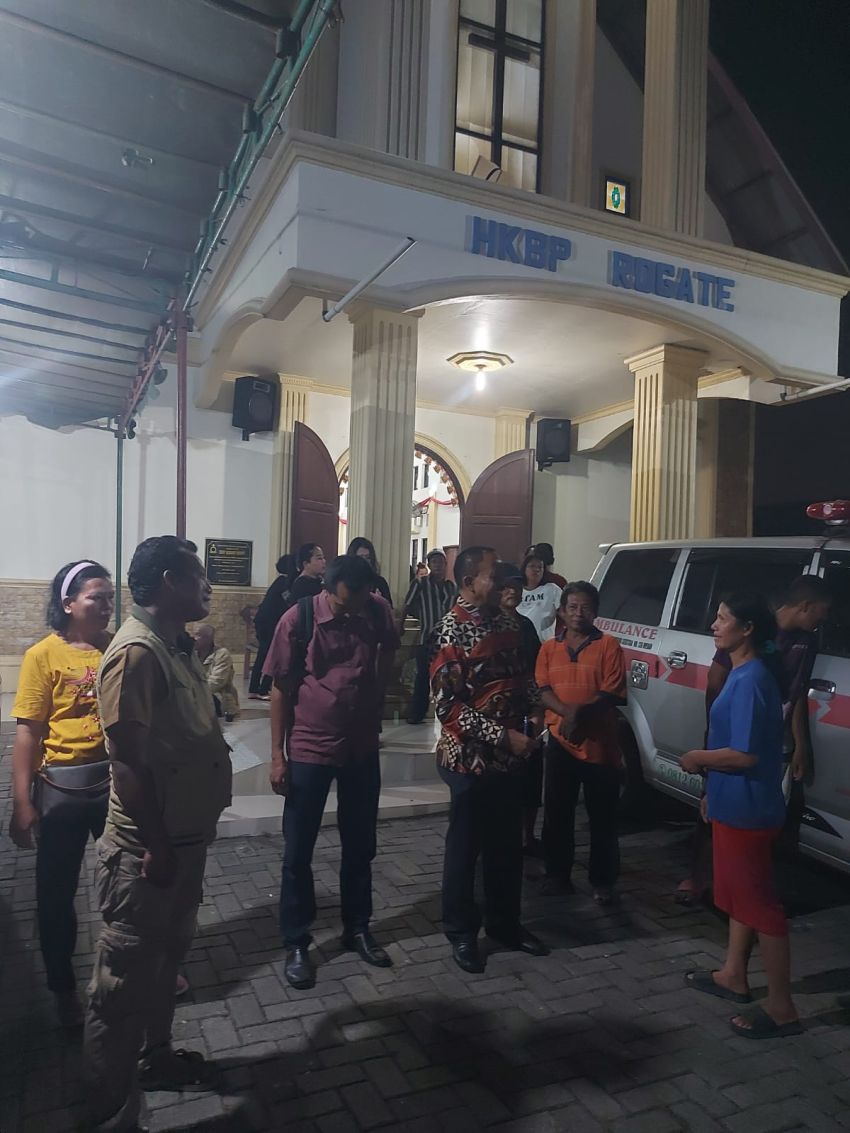 Anggota DPR RI Maruli Siahaan Kunjungan Sosial Kerumah Duka Pendeta HKBP Rogate Pdt Lamriris Br Pakpahan