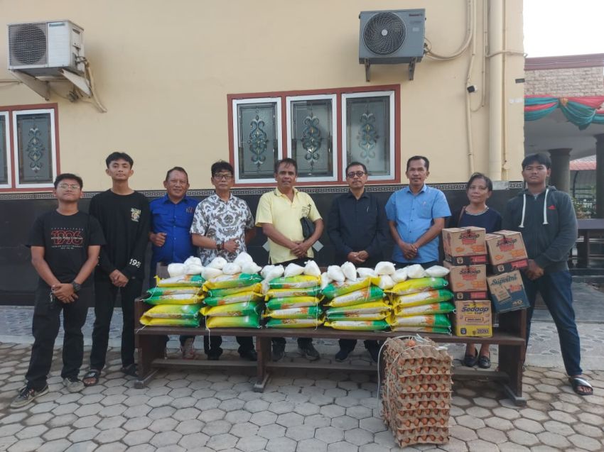 Anggota DPR RI Maruli Siahaan Berikan Bantuan Kepada Jemaat HKBP Pabrik Tenun Medan Terdampak Banjir