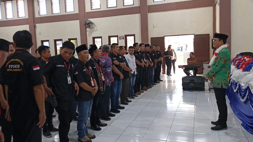 Kukuhkan Pengurus FPDKN, Penrad Siagian Serukan Revolusi Pembangunan Desa di Kepulauan Nias