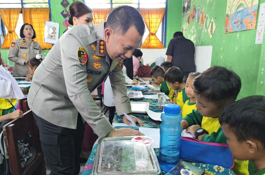 Kapolrestabes Bersama Ketua Bhayangkari Medan Tinjau Program MBG di SD Medan Estate