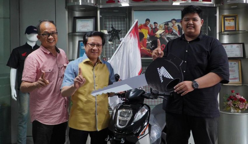 M. Rizki Ananda Raih Hadiah Honda Genio Dalam Acara HBD 2025 Regional Sumatera
