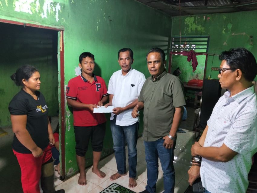 Anggota DPR RI Maruli Siahaan Salurkan Bantuan Warga Korban Kebakaran